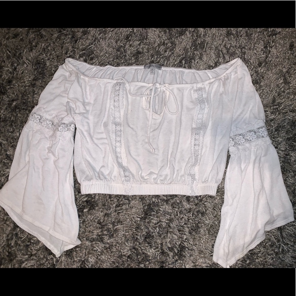 Off-shoulder festival crop top
